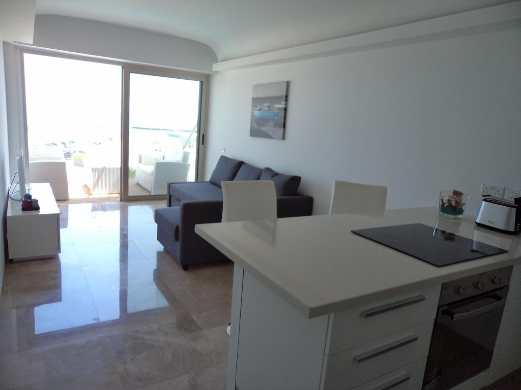 פרוטאראס Thalassa Court Sandy Beach Apartment חדר תמונה